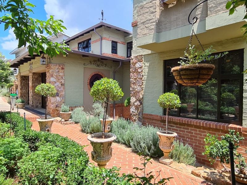 House For Sale in Rietondale - Photo 2