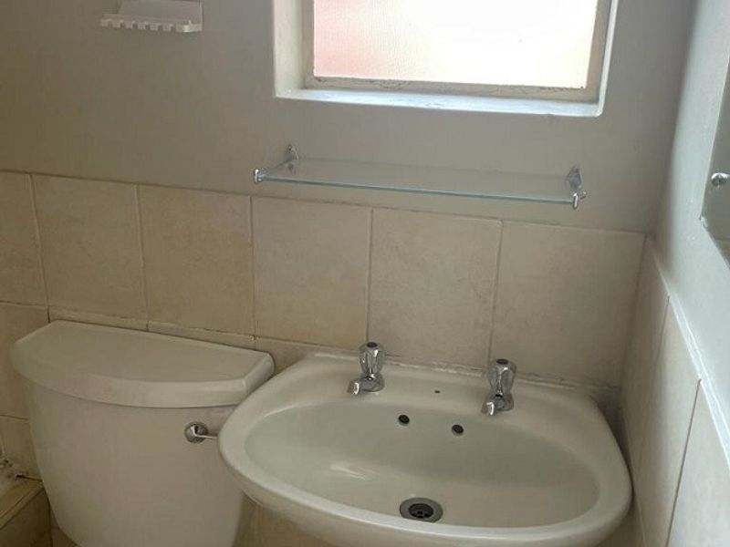 Apartment For Sale in Zwartkop - Photo 10