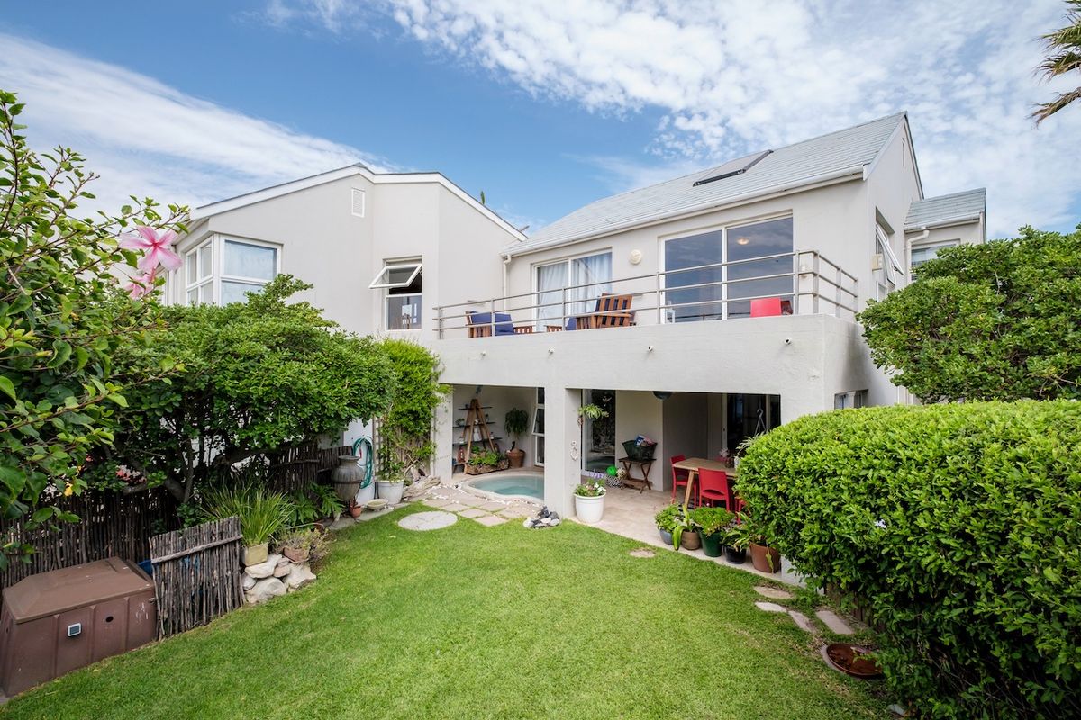 House For Sale in Woodbridge Island - Photo 3