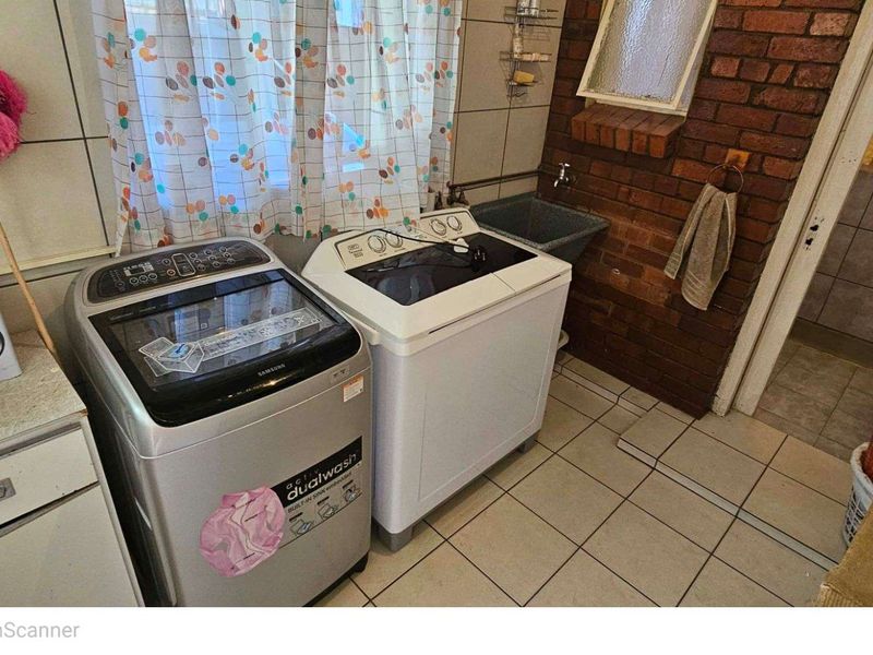 House For Sale in Greenside - Photo 9