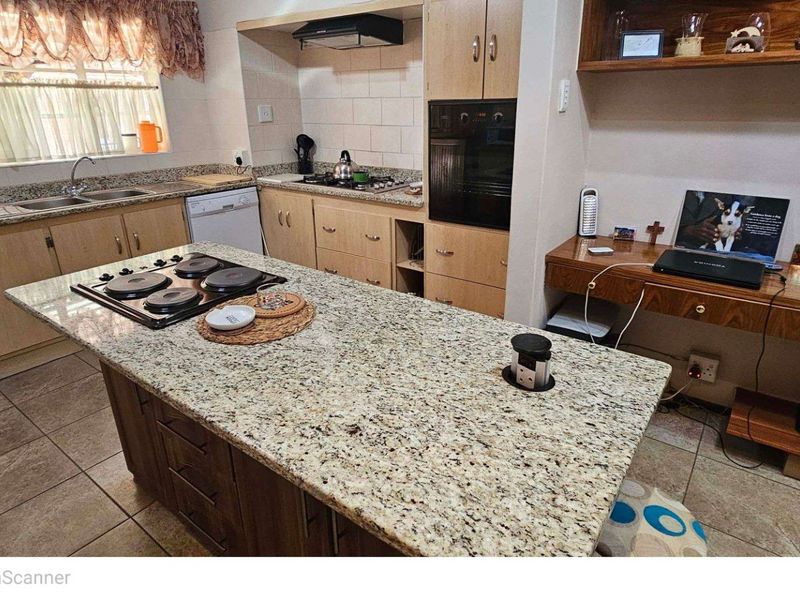 House For Sale in Greenside - Photo 7