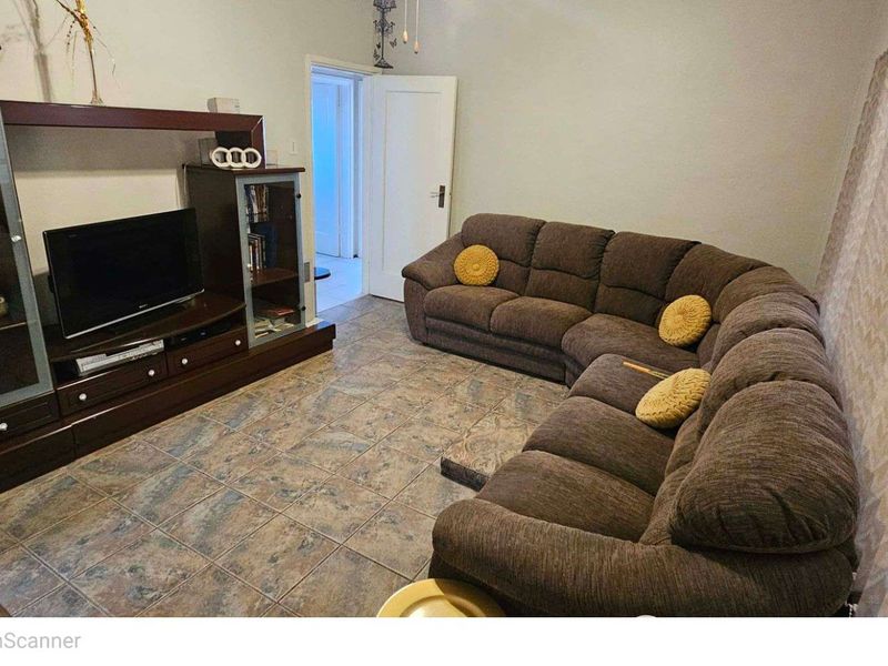 House For Sale in Greenside - Photo 4