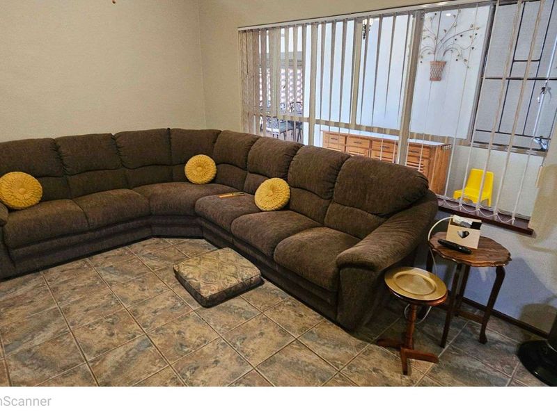 House For Sale in Greenside - Photo 3