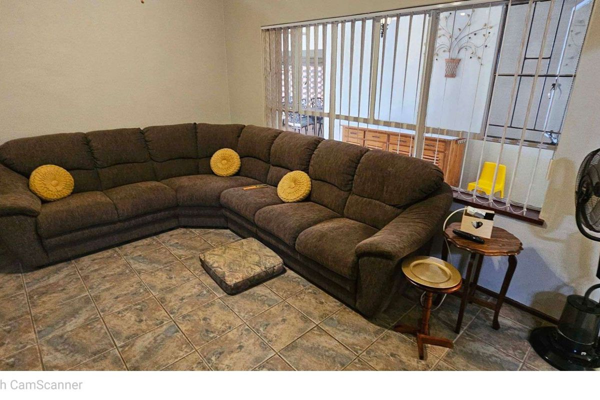 House For Sale in Greenside - Photo 3