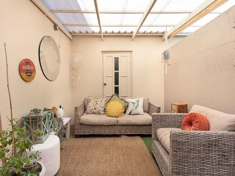 Townhouse To Rent in Table View - Photo 4