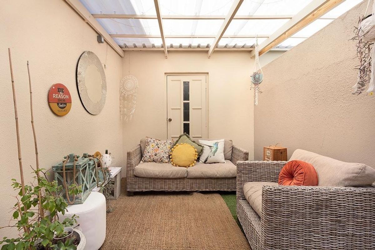 Townhouse To Rent in Table View - Photo 4