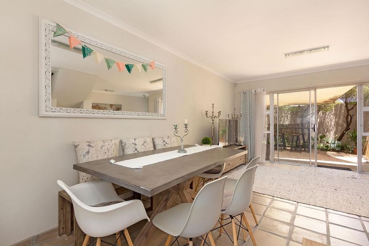 Townhouse To Rent in Table View - Photo 3