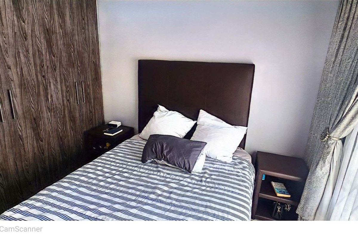 Townhouse For Sale in Cassandra - Photo 5