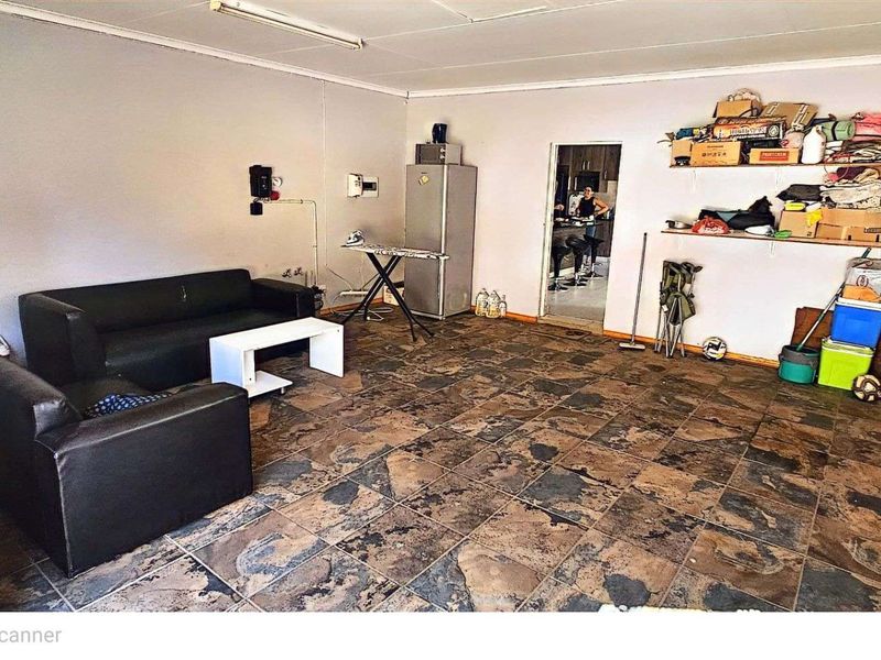 Townhouse For Sale in Cassandra - Photo 4