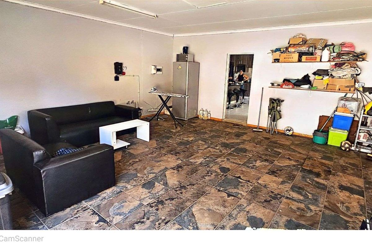 Townhouse For Sale in Cassandra - Photo 4