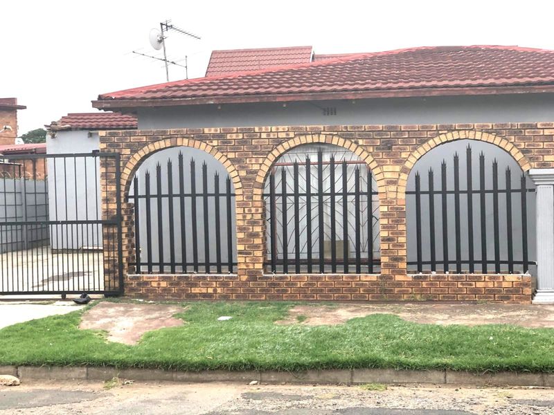 House For Sale in Actonville - Photo 4