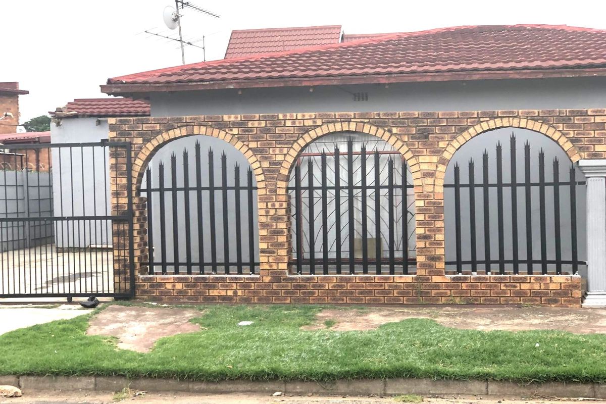 House For Sale in Actonville - Photo 4