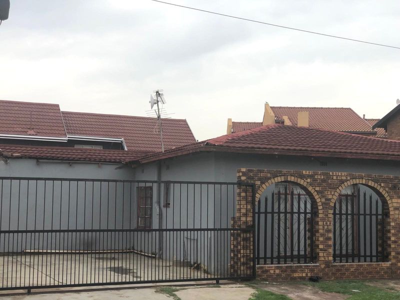 House For Sale in Actonville - Photo 6