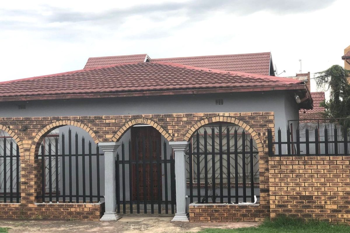 House For Sale in Actonville - Photo 3