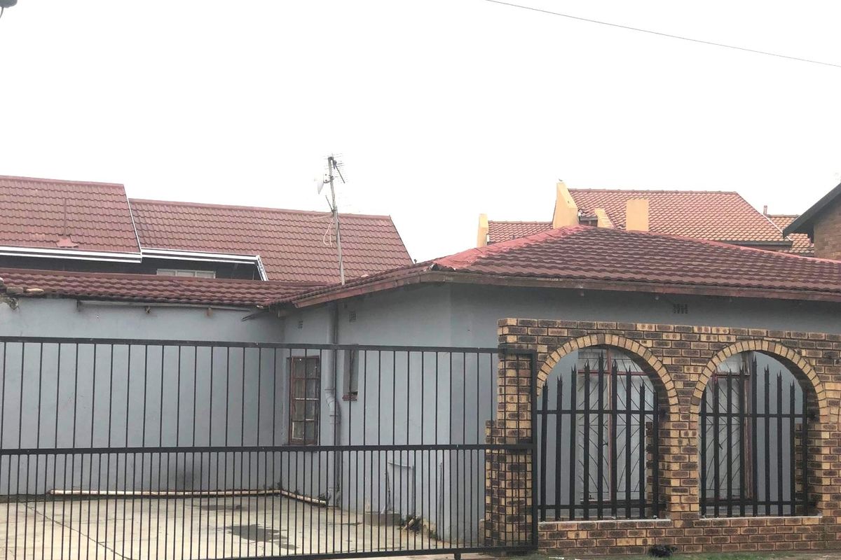 House For Sale in Actonville - Photo 2