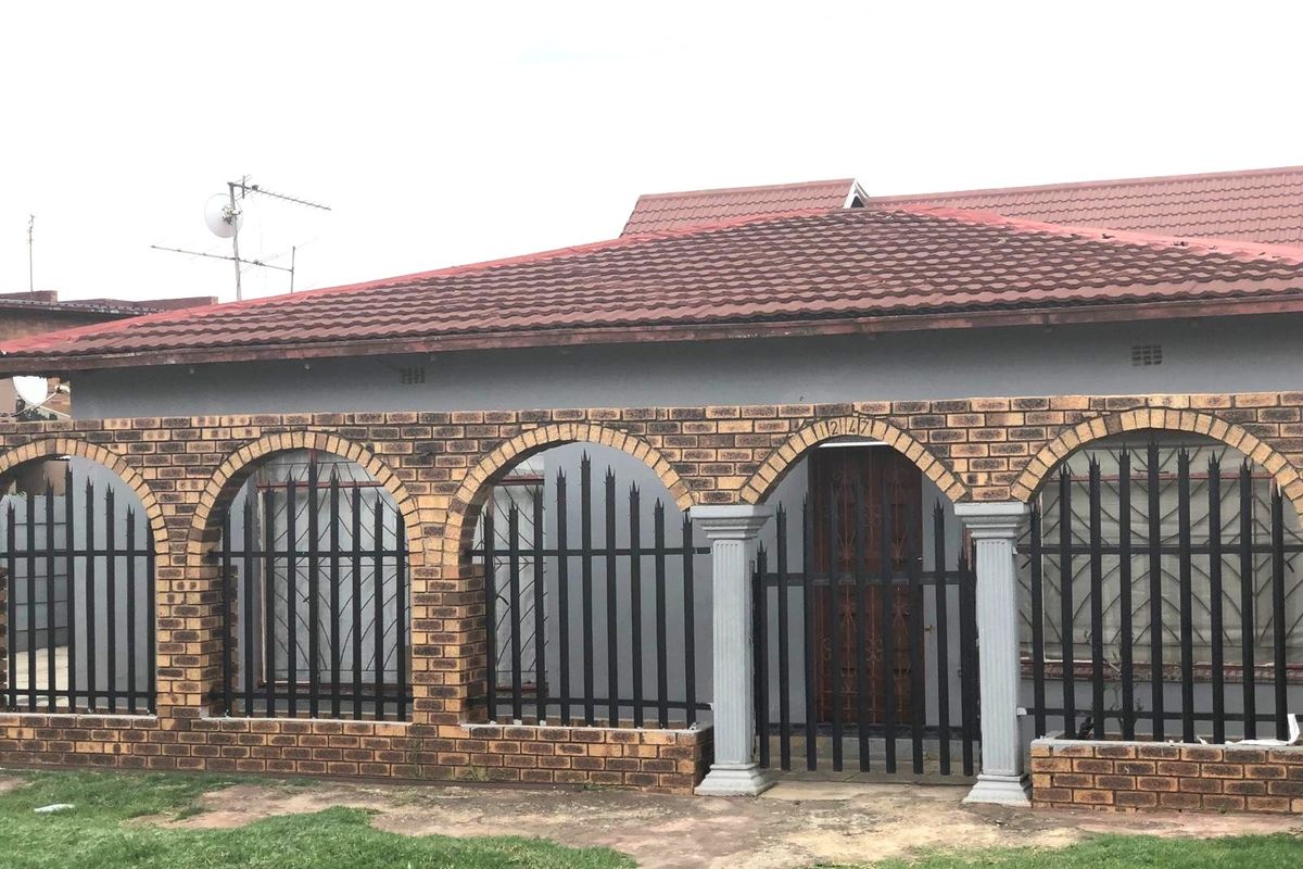 House For Sale in Actonville - Photo 5