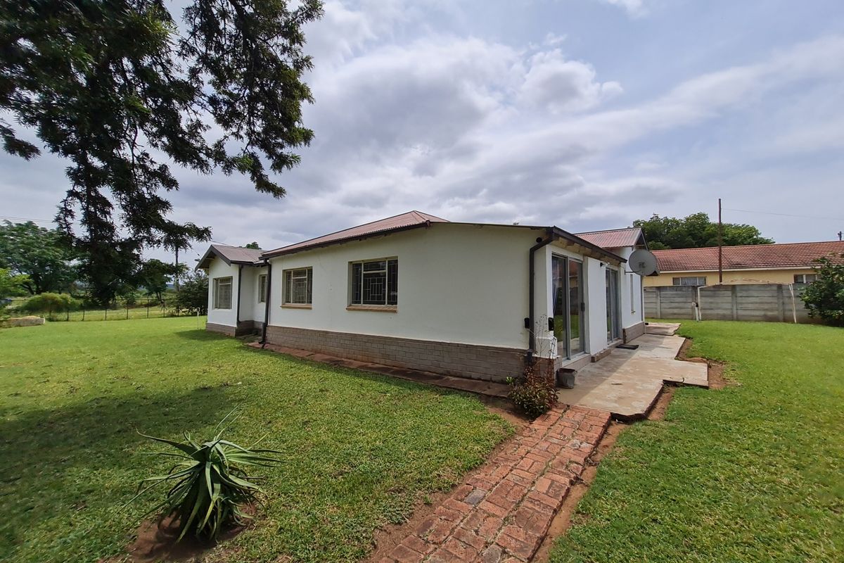 House For Sale in Modimolle Central - Photo 3