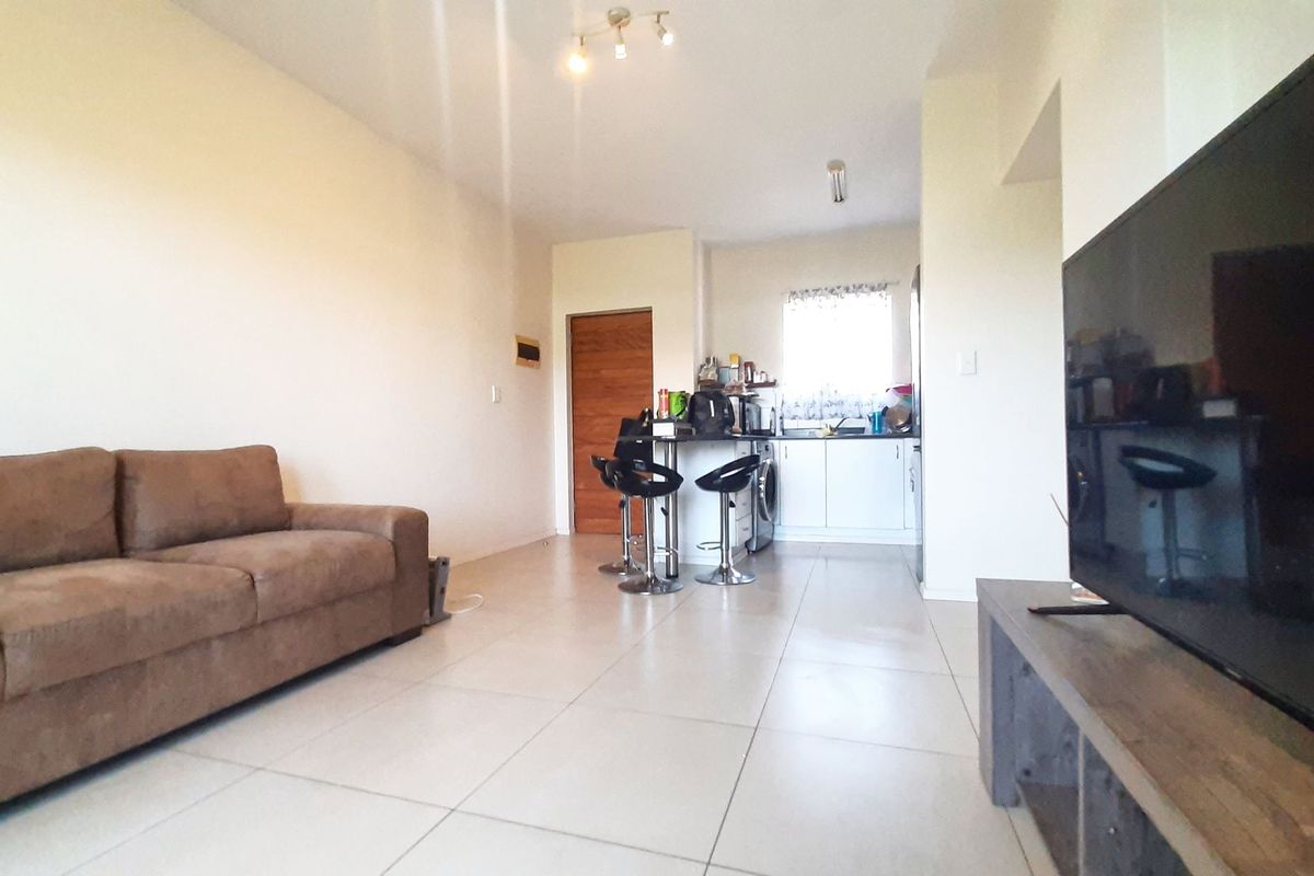 Apartment For Sale in Sheffield Manor - Photo 5