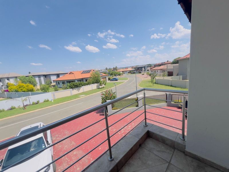 House For Sale in Savannah Country Estate - Photo 4