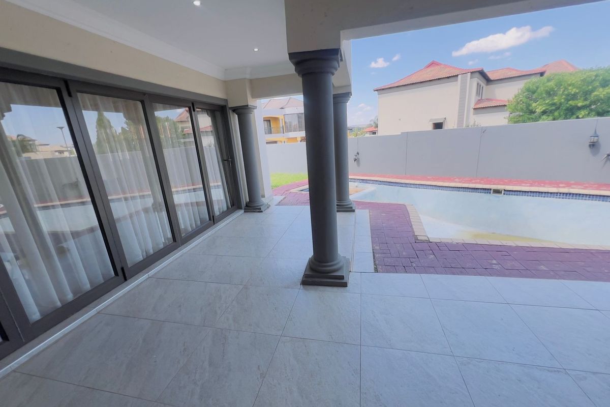 House For Sale in Savannah Country Estate - Photo 5