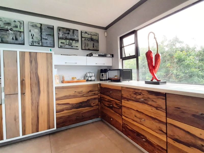 House For Sale in Sheffield Beach - Photo 3