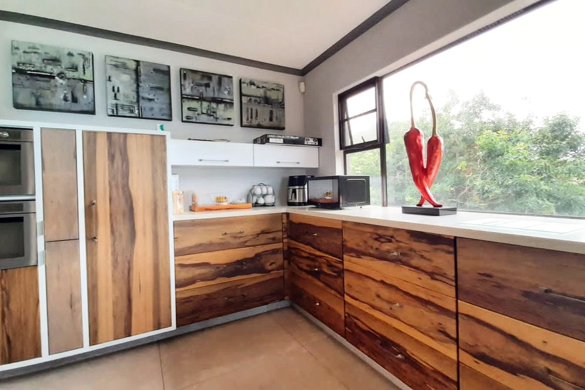 House For Sale in Sheffield Beach - Photo 3