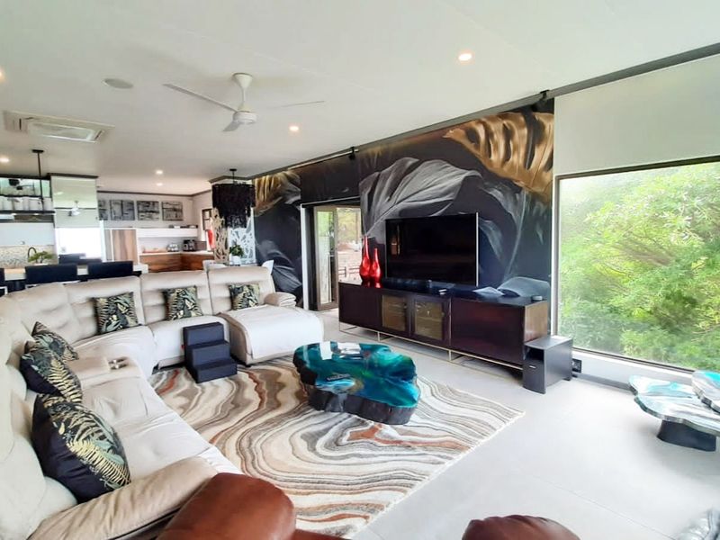 House For Sale in Sheffield Beach - Photo 2