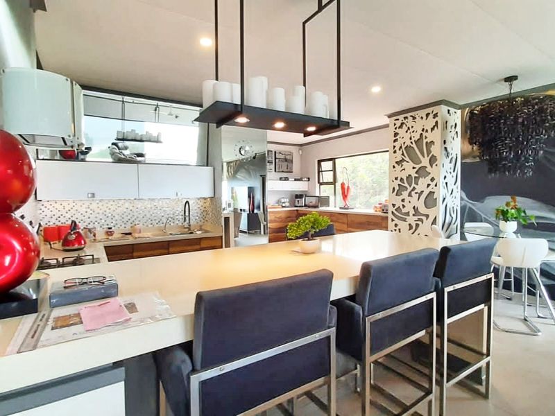 House For Sale in Sheffield Beach - Photo 5