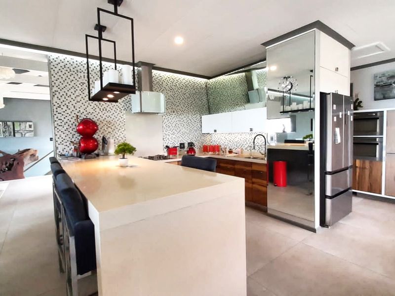 House For Sale in Sheffield Beach - Photo 4