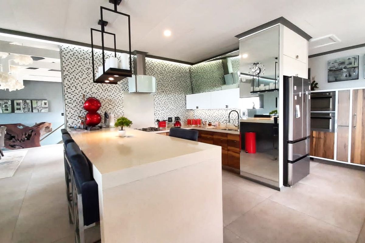 House For Sale in Sheffield Beach - Photo 4