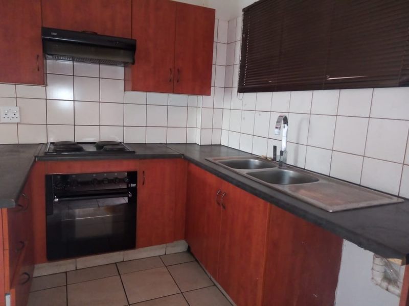 Apartment For Sale in Pretoria North - Photo 6