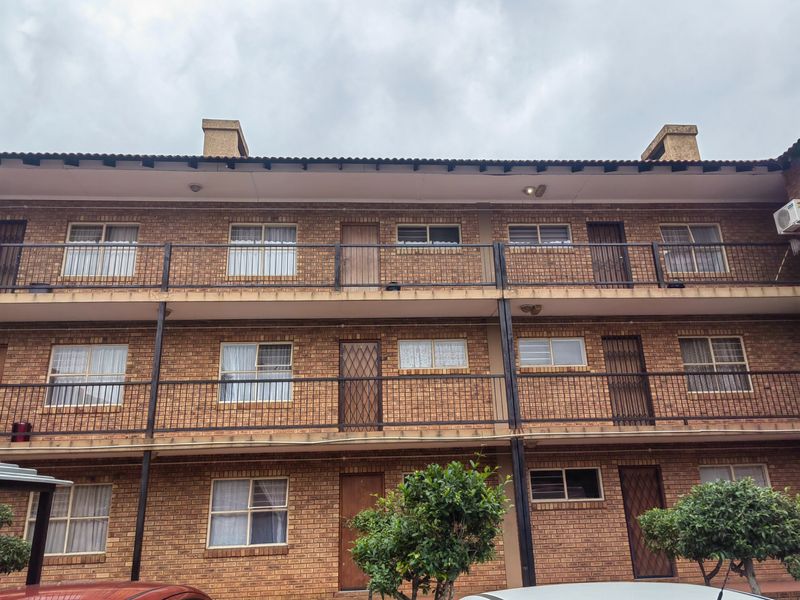 Apartment For Sale in Pretoria North - Photo 2