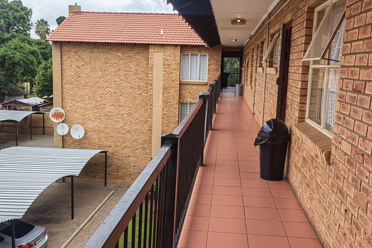 Apartment For Sale in Pretoria North - Photo 3