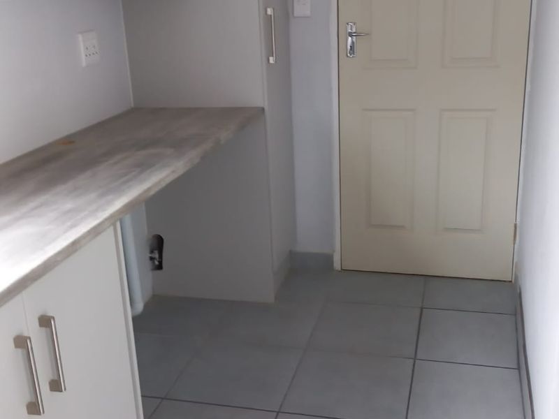 House For Sale in Albertinia Central - Photo 9