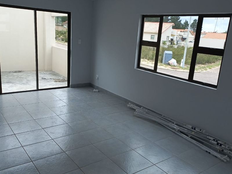 House For Sale in Albertinia Central - Photo 7