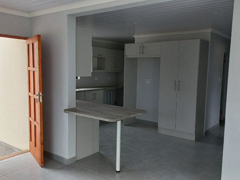 House For Sale in Albertinia Central - Photo 5