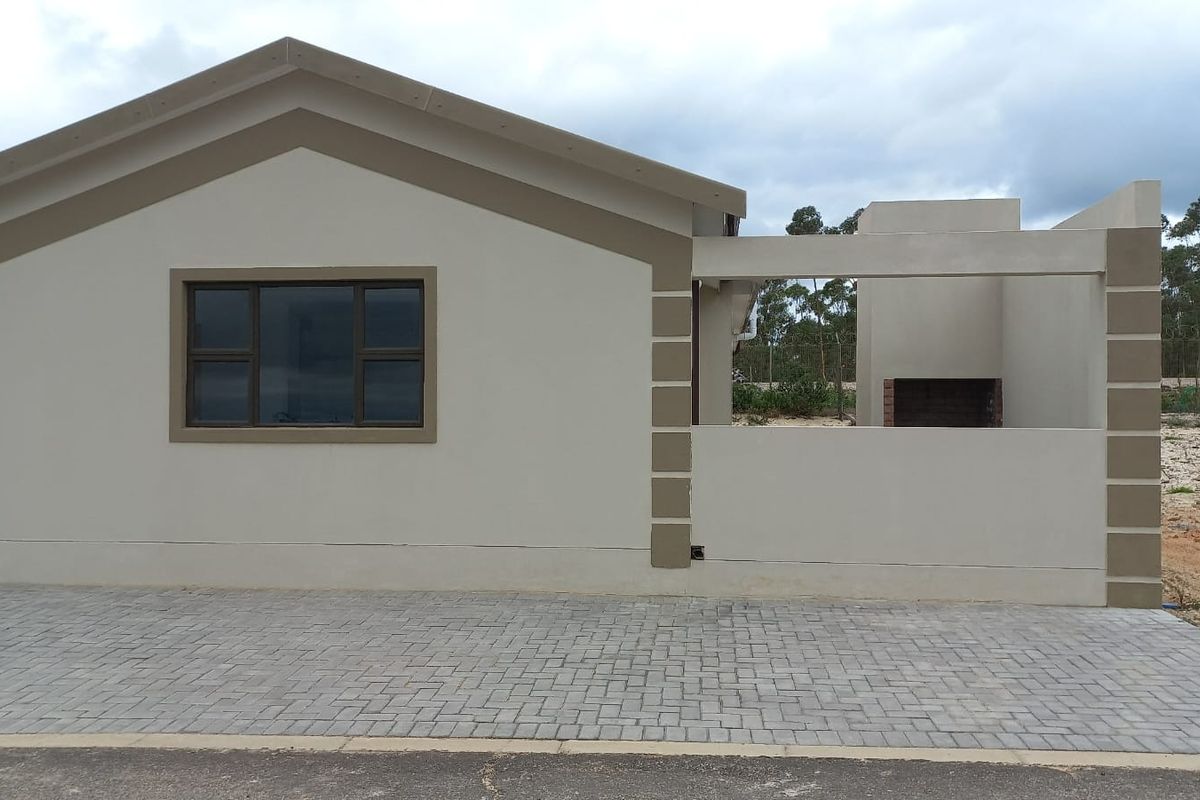 House For Sale in Albertinia Central - Photo 2