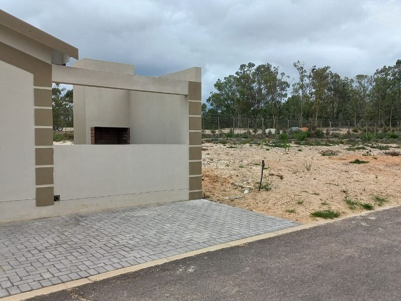 House For Sale in Albertinia Central - Photo 4