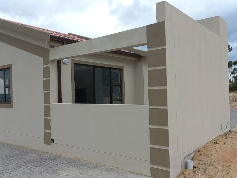 House For Sale in Albertinia Central - Photo 3