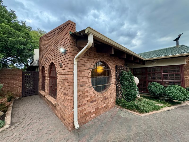 House For Sale in Secunda Central - Photo 2