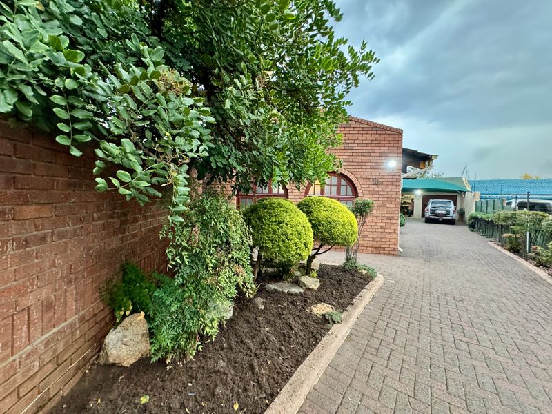 House For Sale in Secunda Central - Photo 3