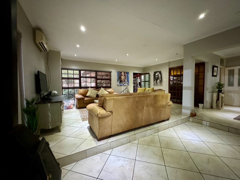 House For Sale in Secunda Central - Photo 4