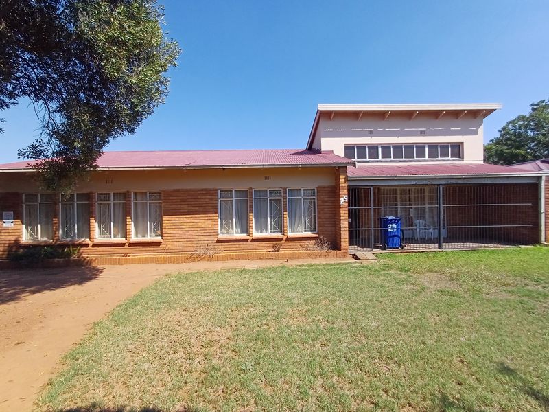 House For Sale in Orkney Central - Photo 2