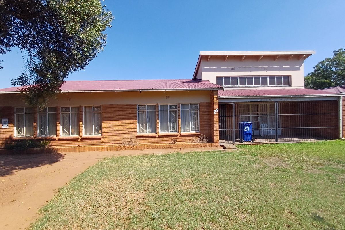 House For Sale in Orkney Central - Photo 2