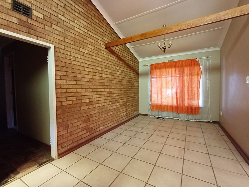 House For Sale in Orkney Central - Photo 5