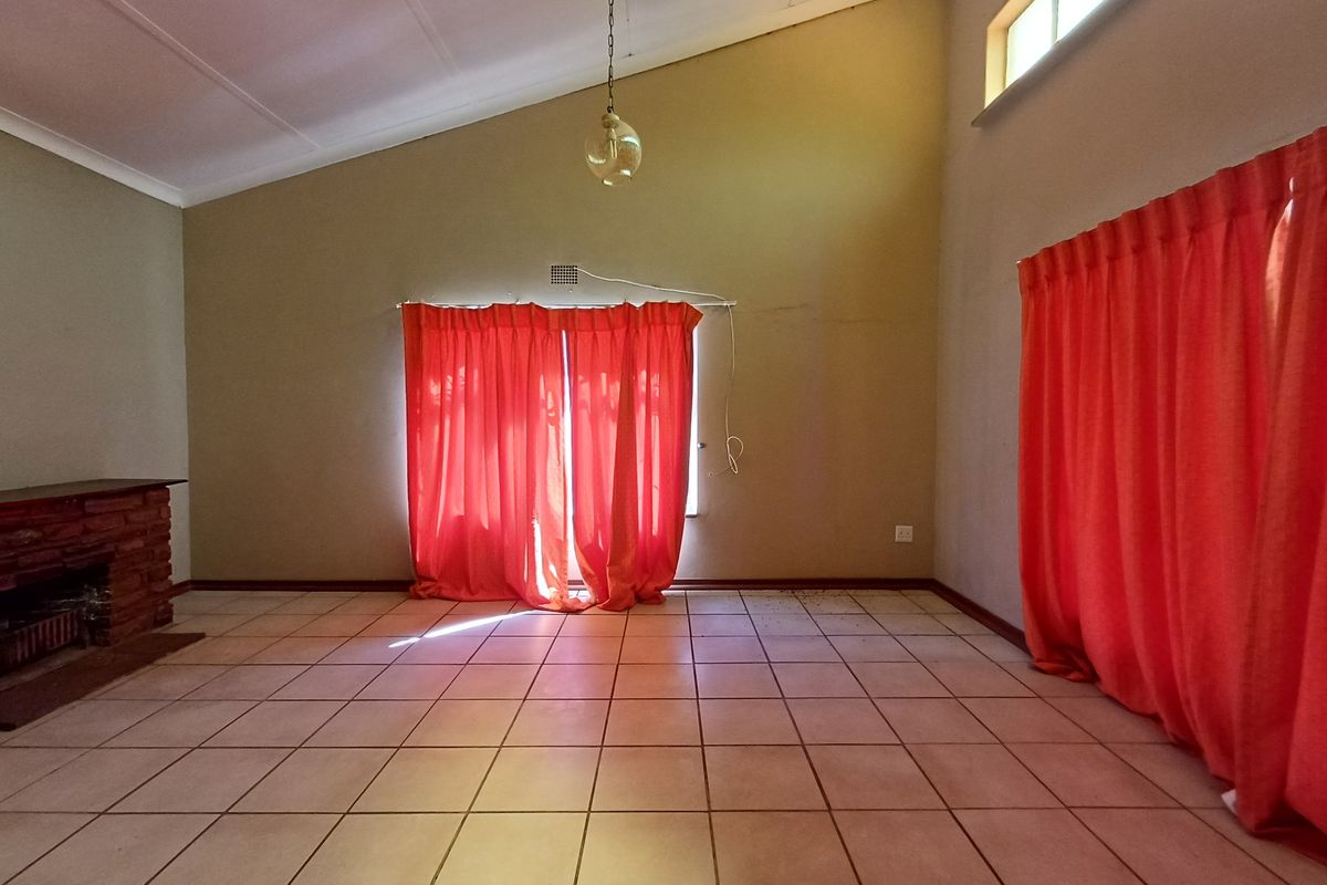 House For Sale in Orkney Central - Photo 4