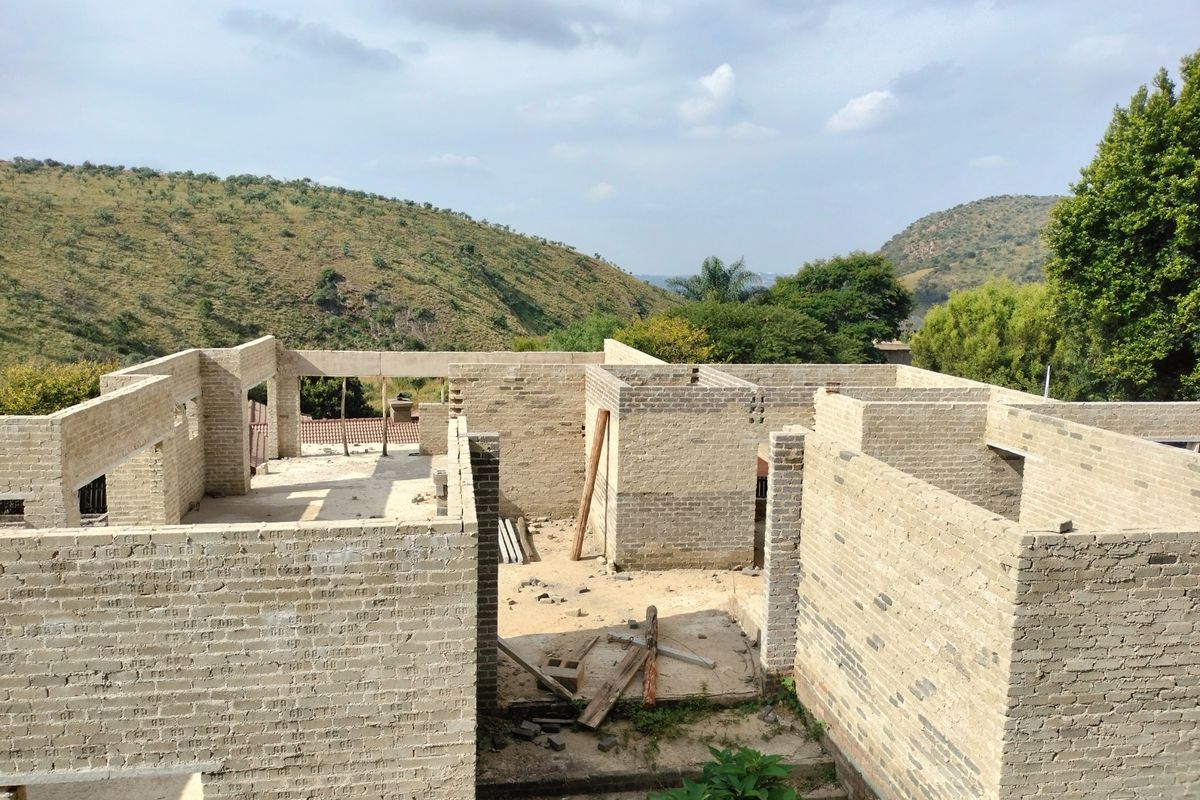 House For Sale in Rangeview - Photo 2