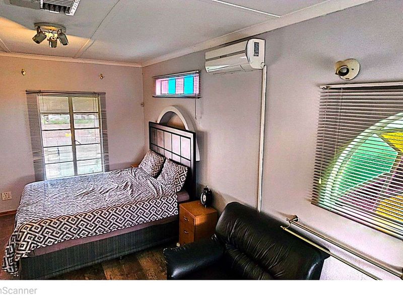 House For Sale in Rhodesdene - Photo 10