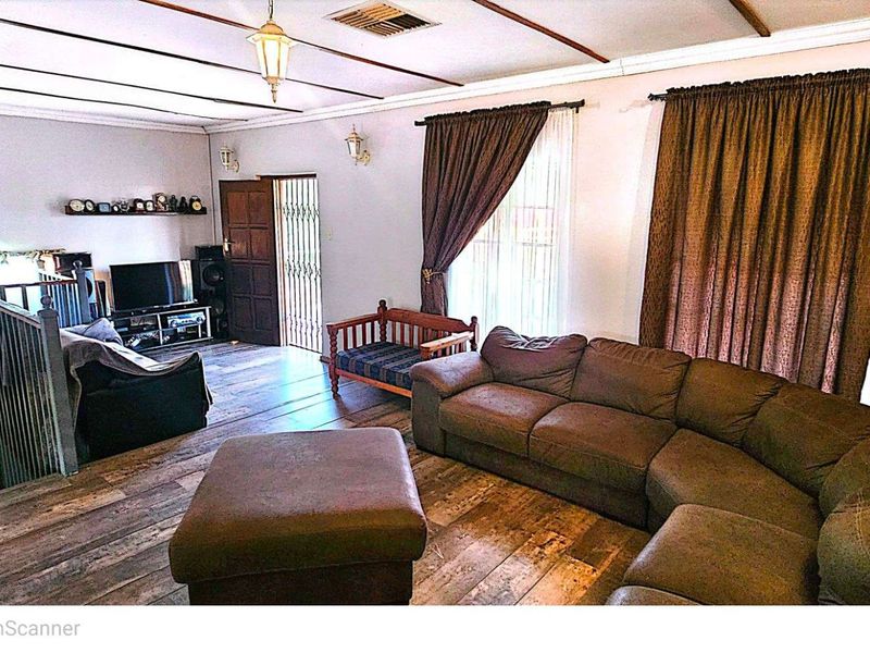 House For Sale in Rhodesdene - Photo 8