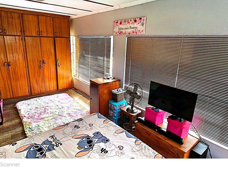 House For Sale in Rhodesdene - Photo 5